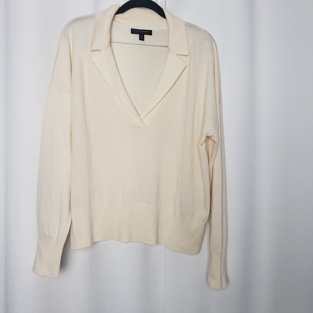 Banana Republic Womens XL Cream 100% Merino Wool Camp Collar V-Neck Sweater